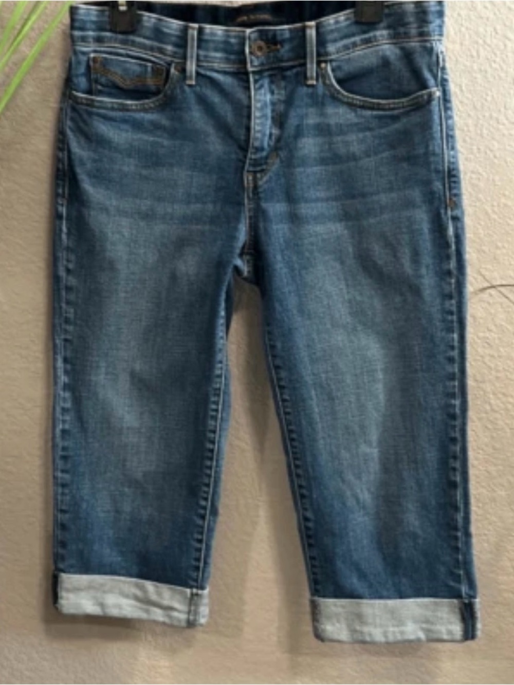 B8/2 Levi Strauss & Co denim crop blue jeans size 8